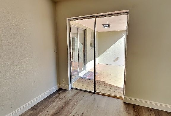 4th image of 407 S Edgemon Ave