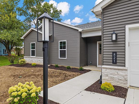 5th image of 821 E Hawthorn Ln