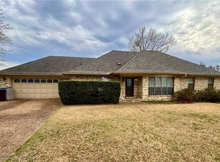 9708 Jenny Lind Rd, Fort Smith, AR 72908