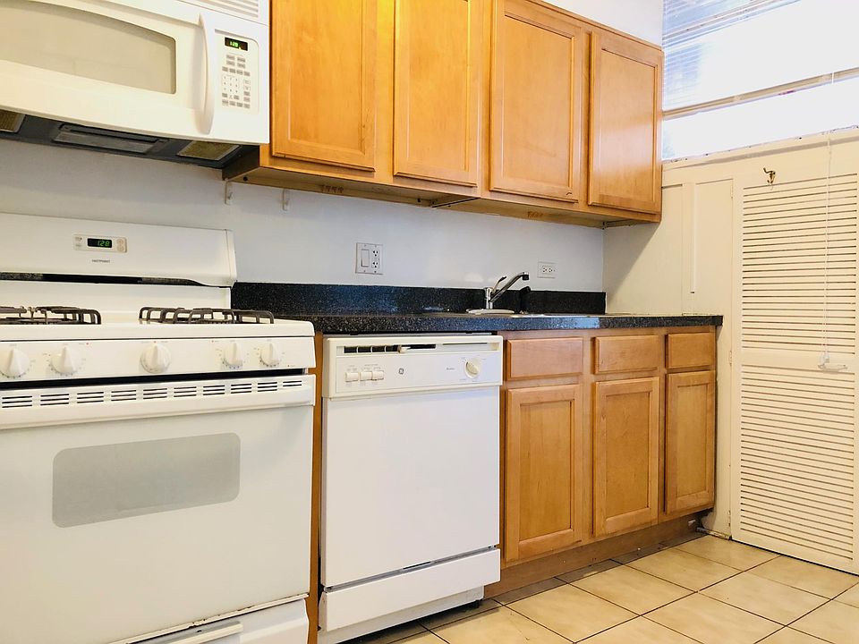 1st image of 1511 Hinman Ave