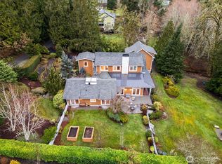 8803 NE Koura Rd, Bainbridge Island, WA 98110