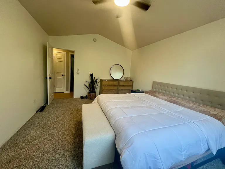 2093 E Greenleaf Ln — Photo 13