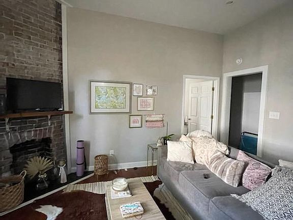 4th image of 516 E Park Ave #A