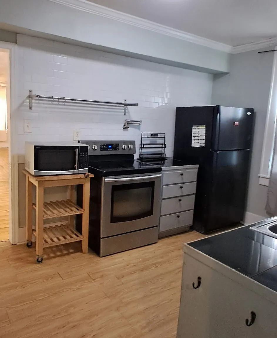 2 bed, 1270 sqft, $1,295 — Photo 2