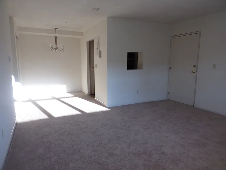 671 Broad St #7 — Photo 6