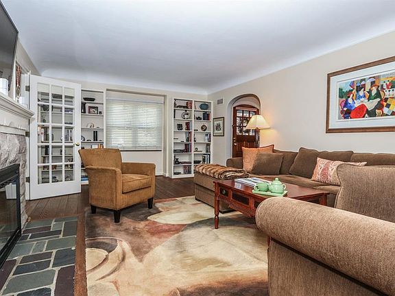 5th image of 1032 Clifton Hills Ave