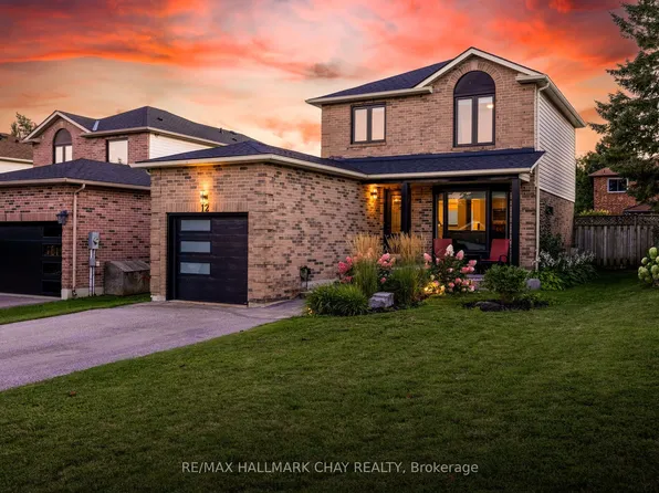 12 Grasett Cres, Barrie, ON L4N 6Z8
