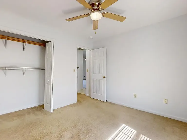 2302 N Prairie St — Photo 7