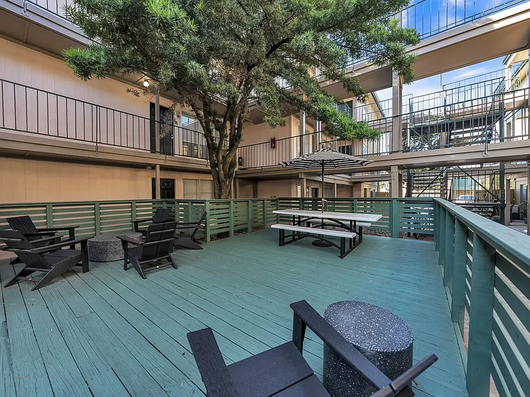 Oak Park Apartments — Photo 50