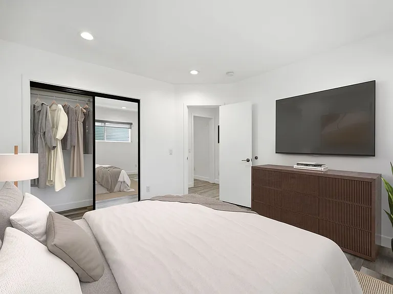 2561 W Avenue 30 — Photo 39