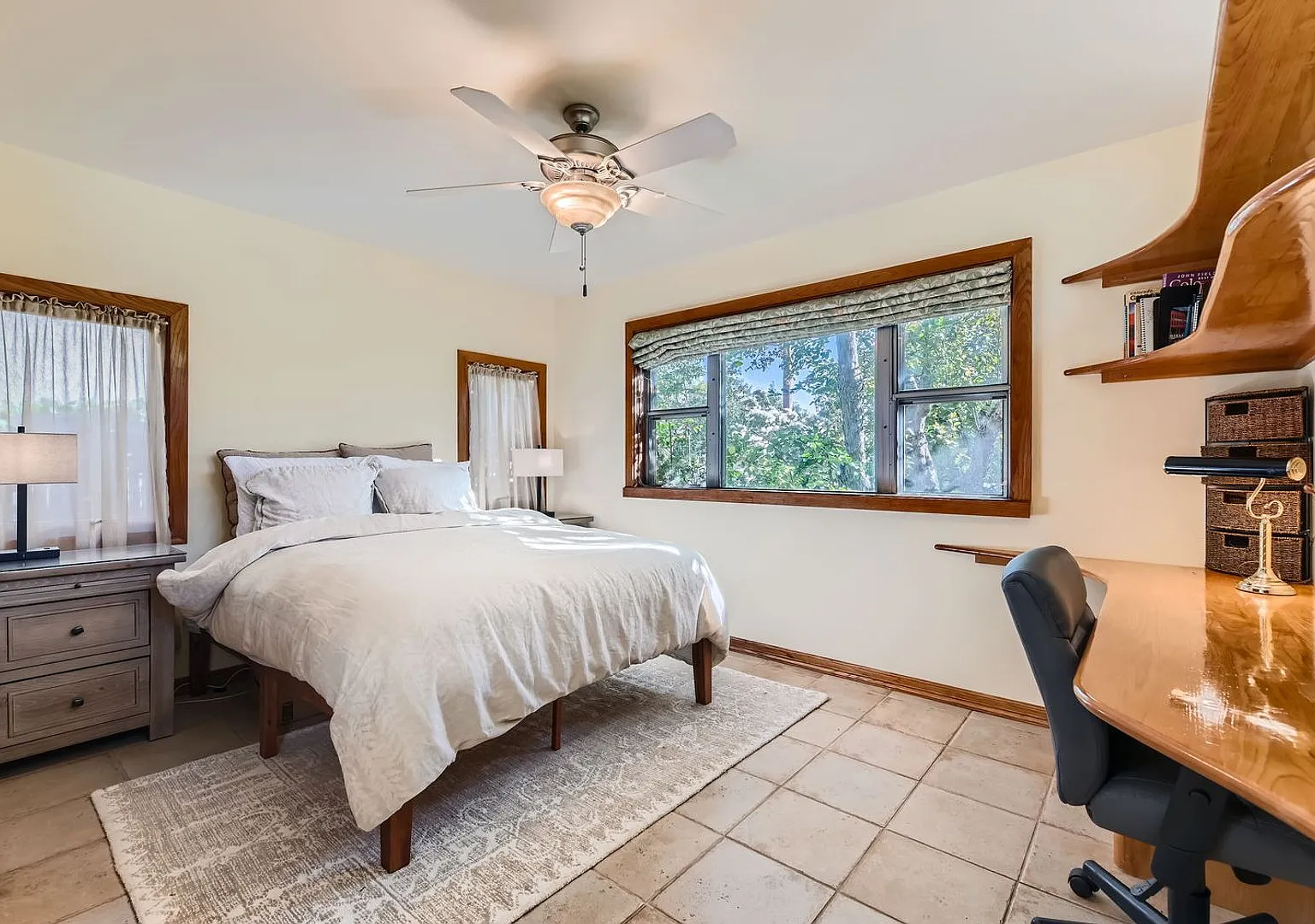 2-Bedroom in Newlands with Secret Garden & Suite — Photo 3
