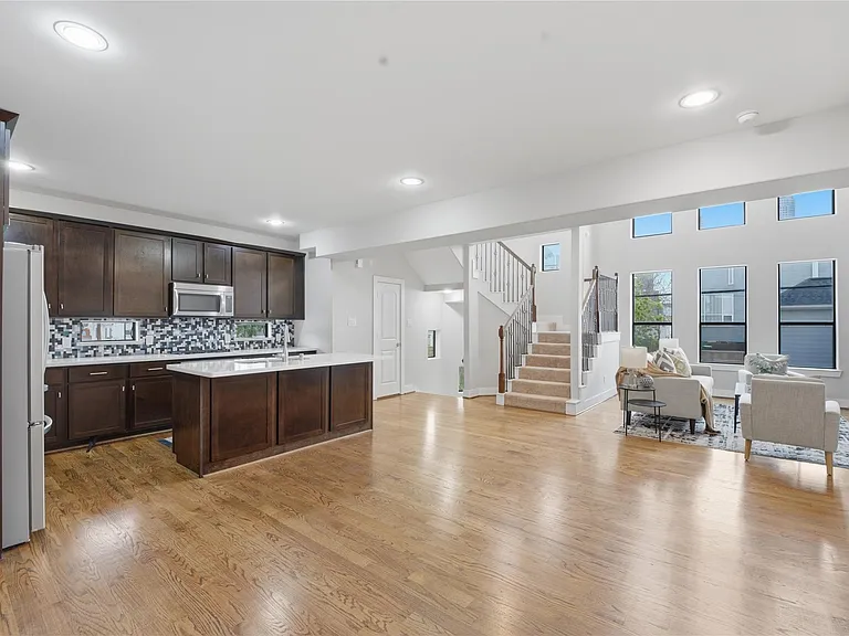 1420 Wilson St — Photo 27