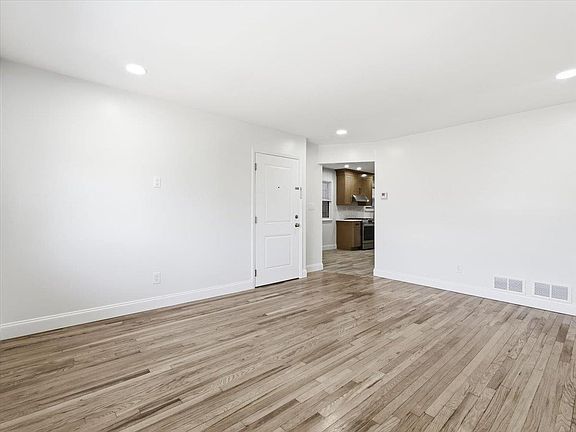 4th image of 119 Bergen St #1