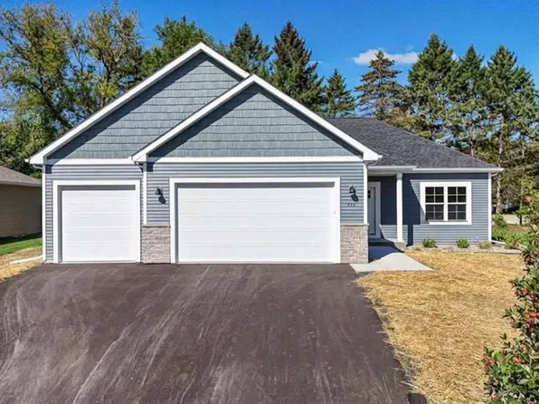 442 Village Ln, Ripon, WI 54971