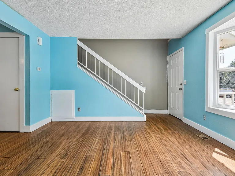 8218 Washington St #6 — Photo 4