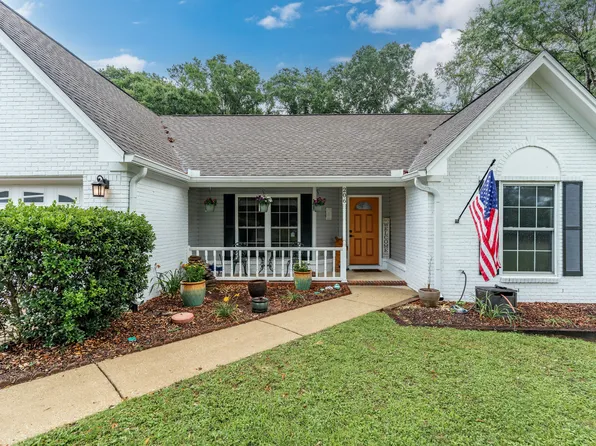 206 Juniper Ct, Crestview, FL 32539