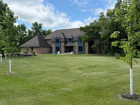 59256 340th St, Warroad, MN 56763