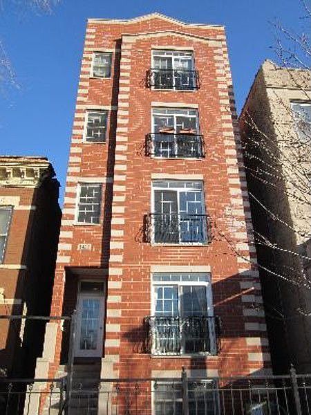 1st image of 1431 N California Ave APT 4
