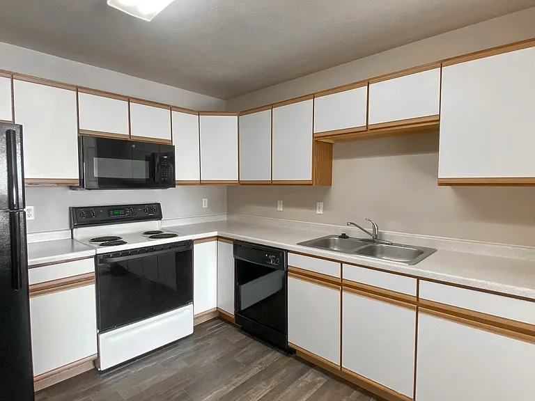 Amber Fields Apartments — Photo 2