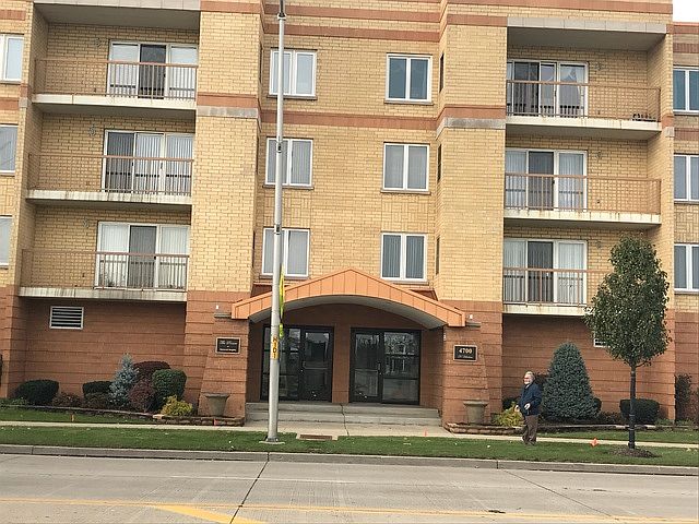 1st image of 4700 N Harlem Ave APT 202