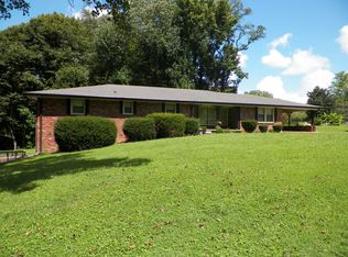 300 W Point Dr, Lafayette, TN 37083