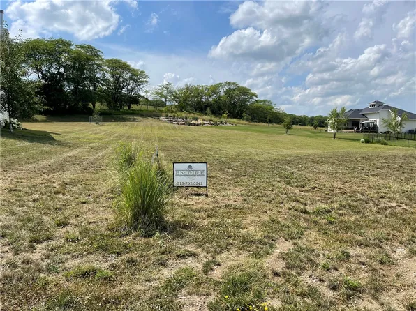 10223 Crownland Pl, West Des Moines, IA 50266