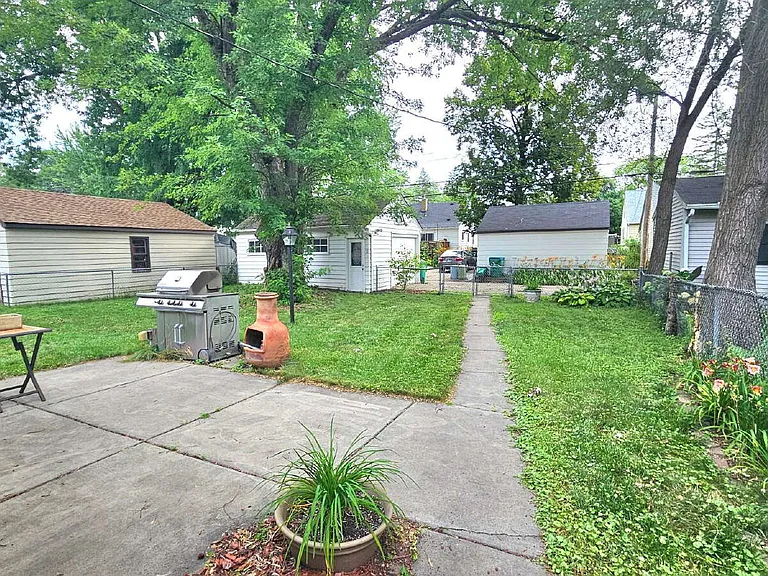 2817 Idaho Ave S — Photo 2