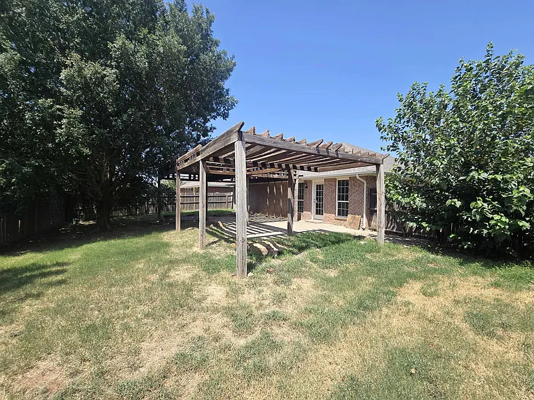 16001 Korie Dr — Photo 24