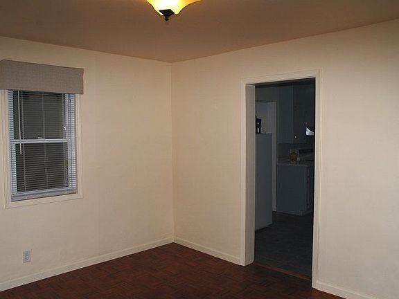 5th image of 1445 Marion St