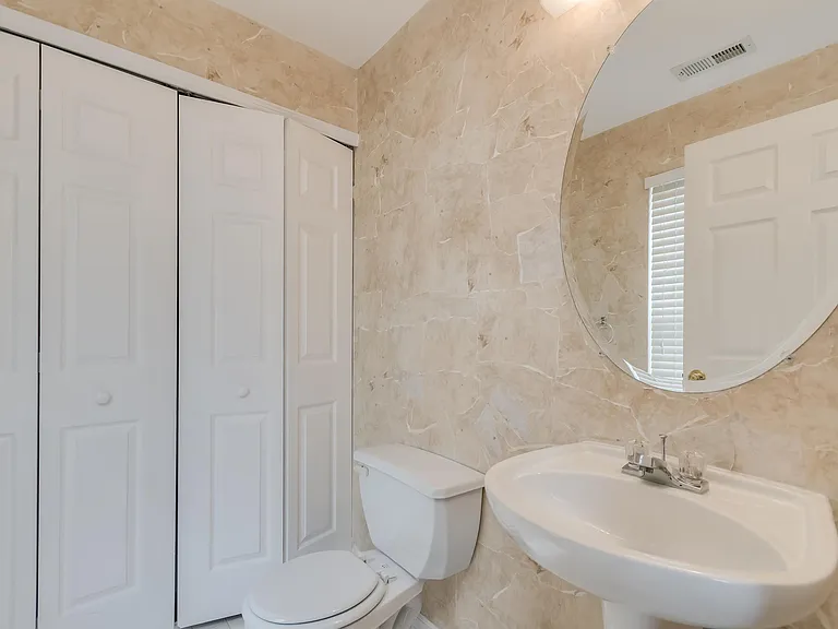 5806 Riverfront Dr — Photo 22