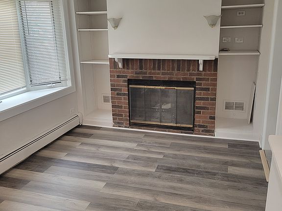 4th image of 9701 S Natoma Ave