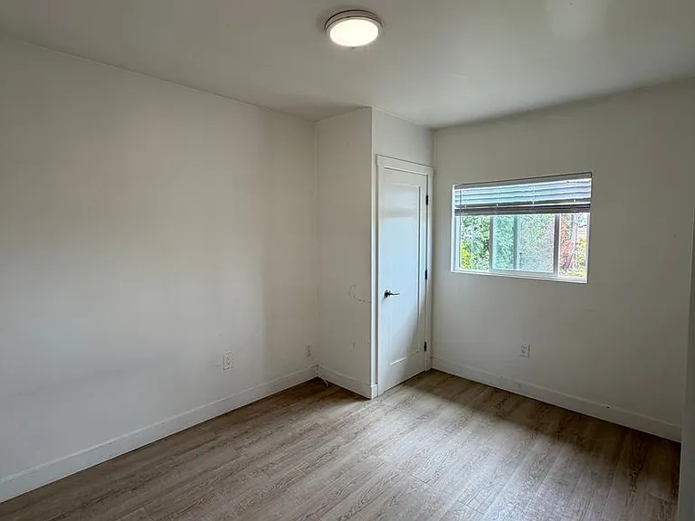 4253 Carpinteria Ave #B — Photo 8