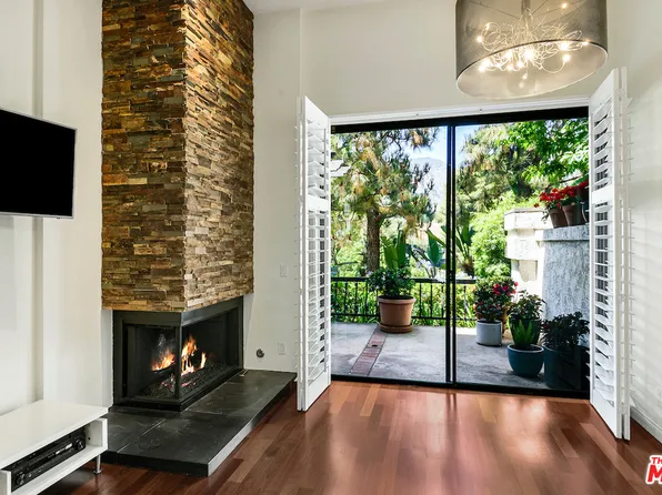 1468 Palisades Dr, Pacific Palisades, CA 90272
