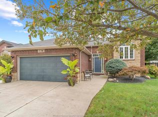 98 Hazel Cres, Kingsville, ON N9Y0B2