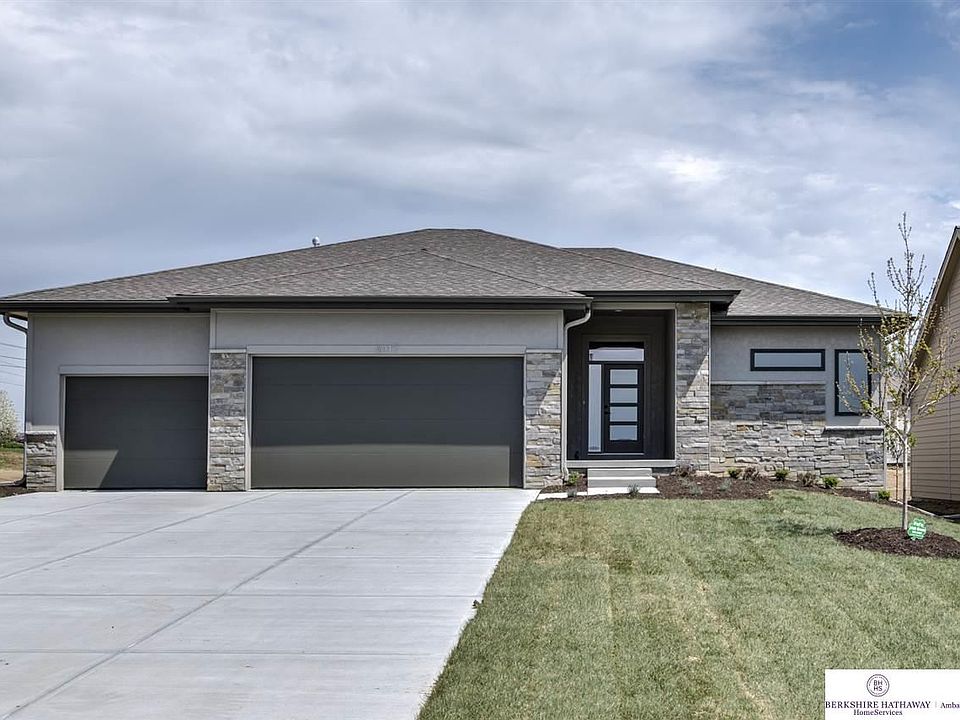 1st image of 6017 N 168th Ave
