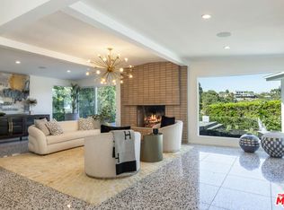 9033 Burroughs Rd, Los Angeles, CA 90046