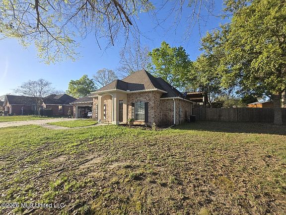 5th image of 7021 Chinquapin Ct