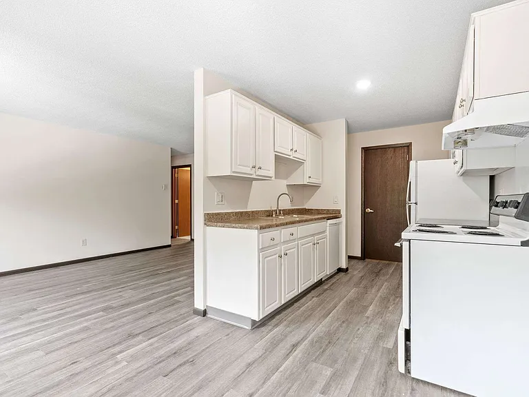 Como Park Apartments — Photo 20