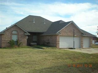 412 Summer Creek Rd, Blanchard, OK 73010