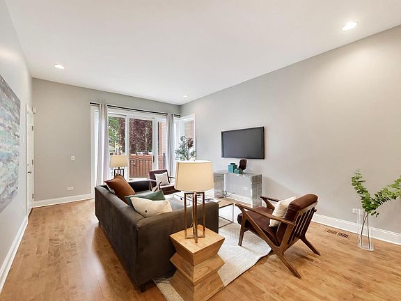 5th image of 1887 N Poe St APT 1R