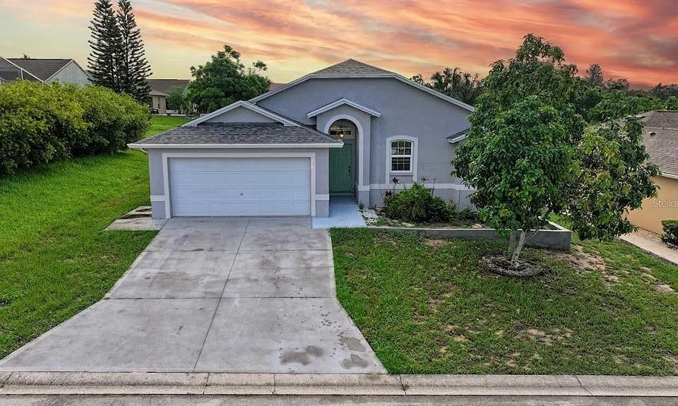 214 Monaco Dr
