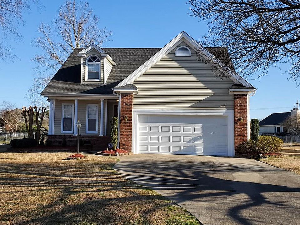 1st image of 204 Ruby Belle Way