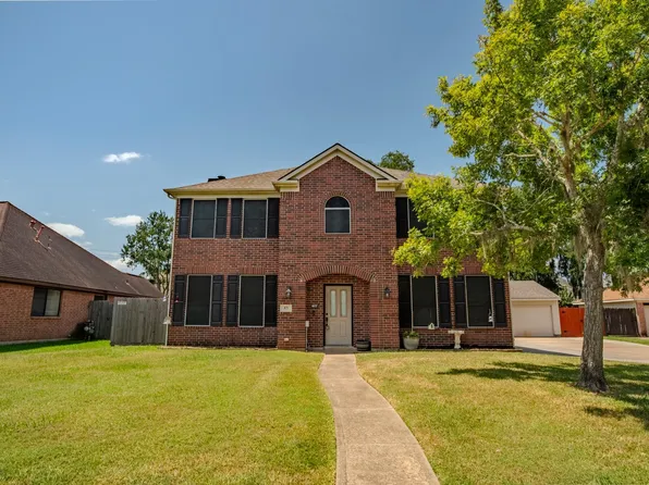 57 N Calla Lily Ct, Lake Jackson, TX 77566