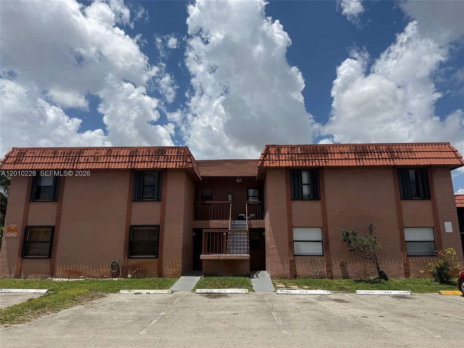 【 SALE】ESCOLTA 田代万里生＆吉武大地＆結城安浩 #1616 6540 W 27th Ct Unit 5624, Hialeah, FL 33016 | Zillow