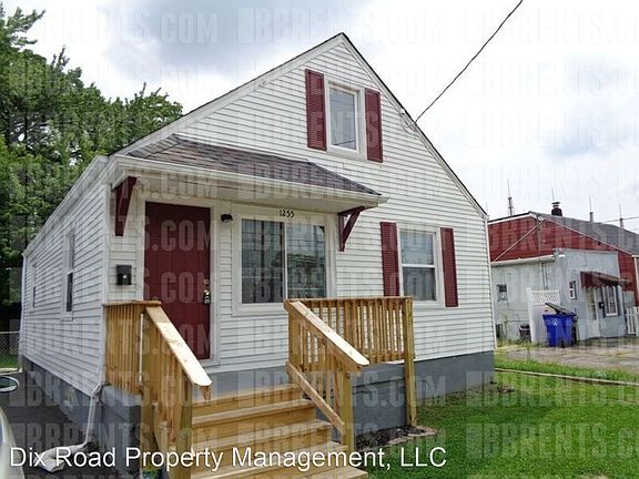 2nd image of 1255 Hooven Ave