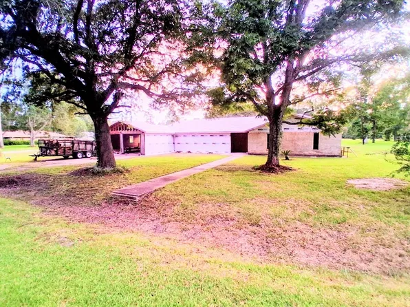 221 Tebo St, Liberty, TX 77575