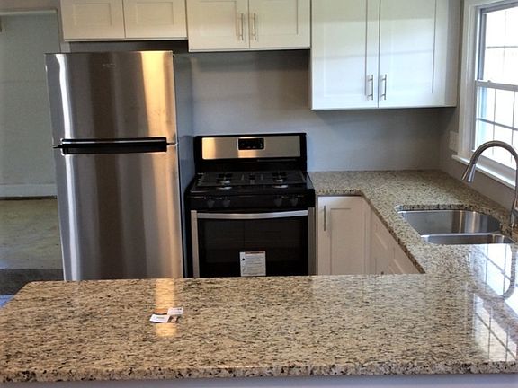 4th image of 4870 Southwood Dr