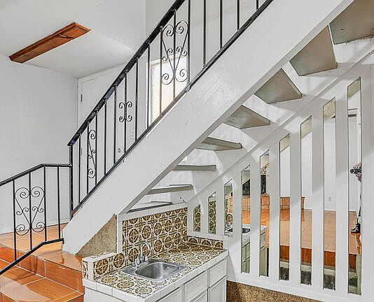 4th image of 10604 Springwood Dr #C
