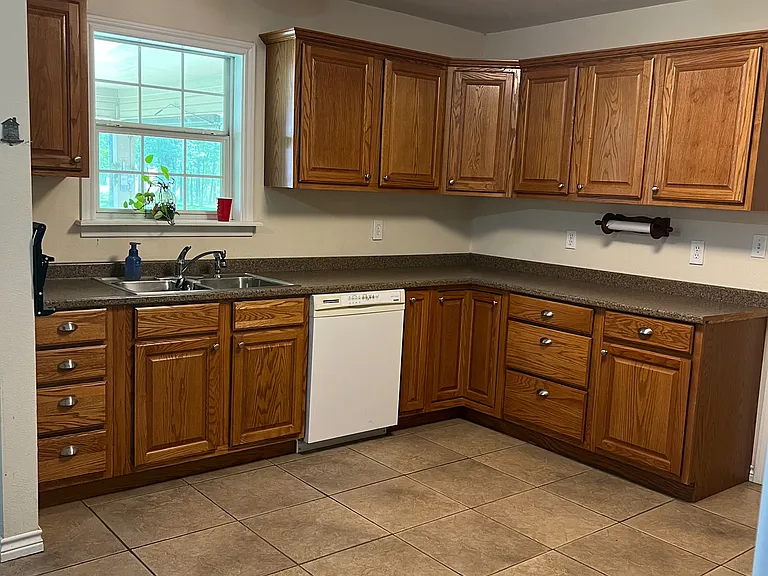 522 County Road 4245 — Photo 3