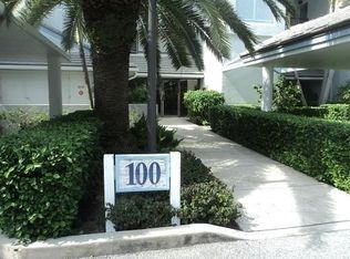 123 Bay Colony Dr N, Juno Beach, FL 33408